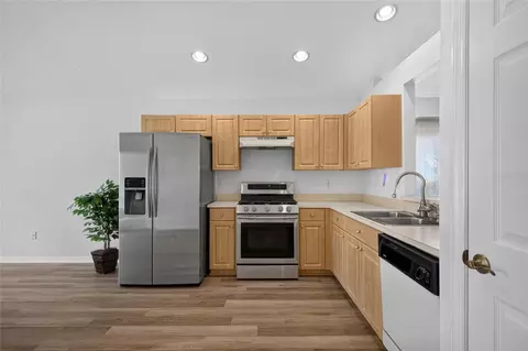Kitchen - 24331 Crosscut Rd, Lutz, FL 33559 photo 1 of 2