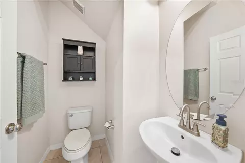 Bath - 8415 Loblolly Pine Ct, Riverview, FL 33578 photo 2 of 2