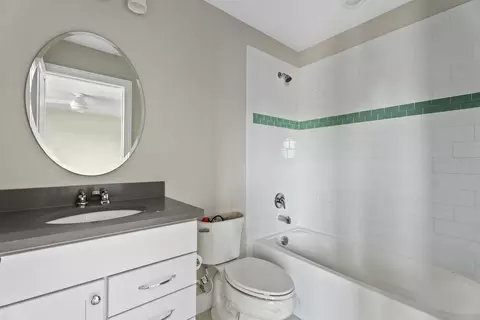 Bath - 3360 Chestertown Loop, Bradenton, FL 34211 photo 2 of 5