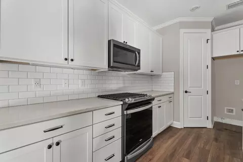Kitchen - 3360 Chestertown Loop, Bradenton, FL 34211 photo 4 of 4