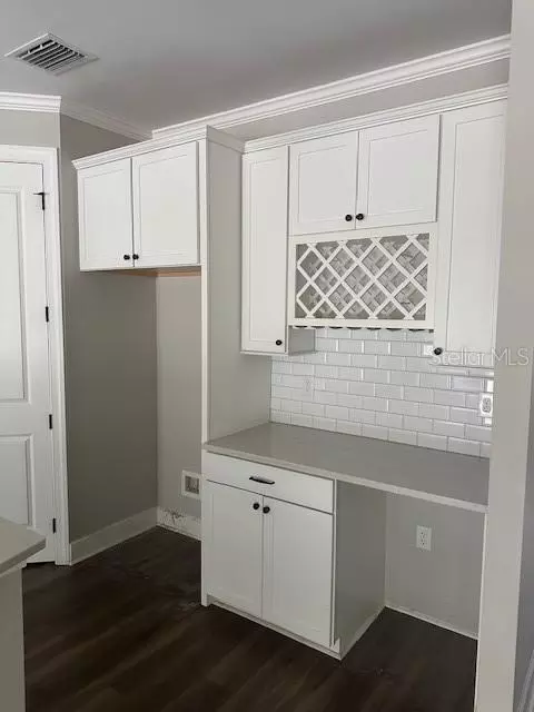 Kitchen - 3360 Chestertown Loop, Bradenton, FL 34211 photo 2 of 4