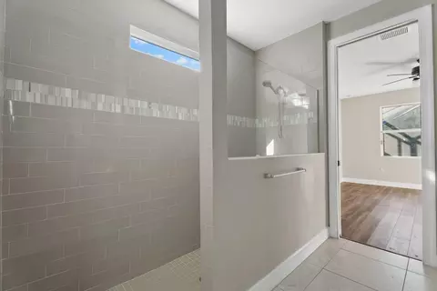 Bath - 3360 Chestertown Loop, Bradenton, FL 34211 photo 3 of 5
