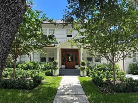 2418 W Watrous Ave, Tampa, FL 33629