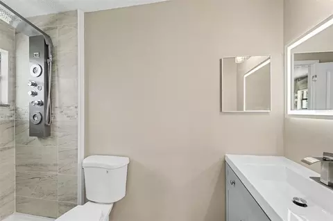 Bath - 1364 Dill Ave, Spring Hill, FL 34608 photo 2 of 2