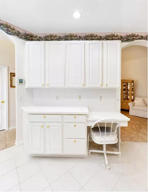 Kitchen - 10924 Rain Hollow Ct, Trinity, FL 34655 photo 6 of 6
