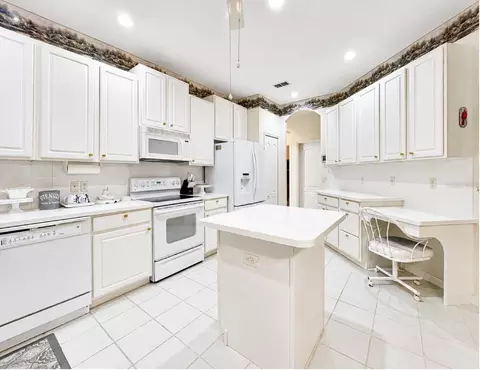 Kitchen - 10924 Rain Hollow Ct, Trinity, FL 34655 photo 3 of 6