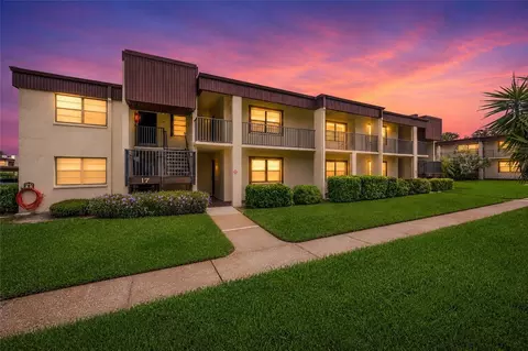 2400 Winding Creek Blvd #17-203, Clearwater, FL 33761