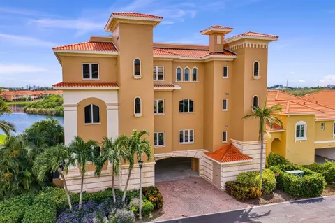 43 Bayview Ct S #A, Saint Petersburg, FL 33711