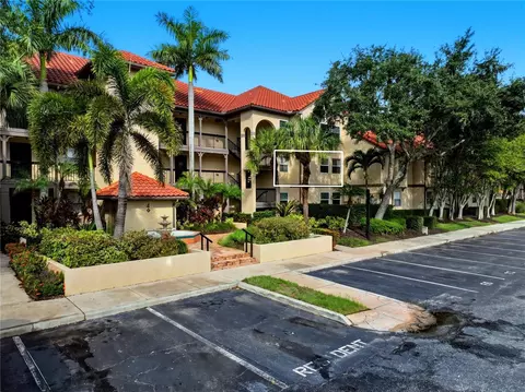 2400 Feather Sound Dr #427, Clearwater, FL 33762