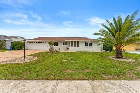 1406 Seton Hall Dr, Sun City Center, FL 33573