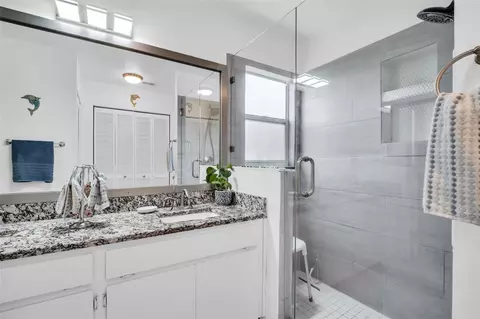 Bath - 3067 Pointer Dr, Palm Harbor, FL 34683 photo 3 of 4