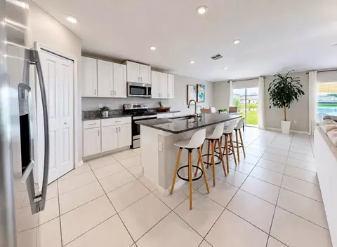 Kitchen - 12741 Tripoli Ave, Riverview, FL 33579 photo 2 of 4