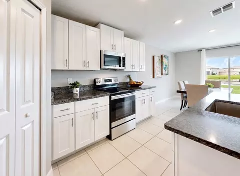 Kitchen - 12741 Tripoli Ave, Riverview, FL 33579 photo 4 of 4
