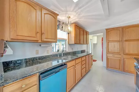 138 S Saint Thomas Cir, Apollo Beach, FL 33572 photo 34