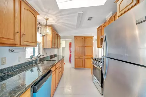 138 S Saint Thomas Cir, Apollo Beach, FL 33572 photo 33