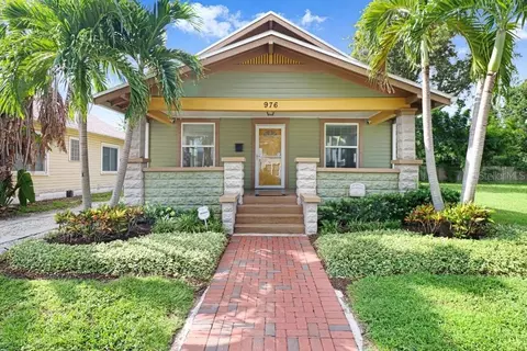 976 8th Ave S, Saint Petersburg, FL 33705