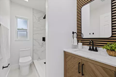 Bath - 2928 Forest Cir, Seffner, FL 33584 photo 8 of 8
