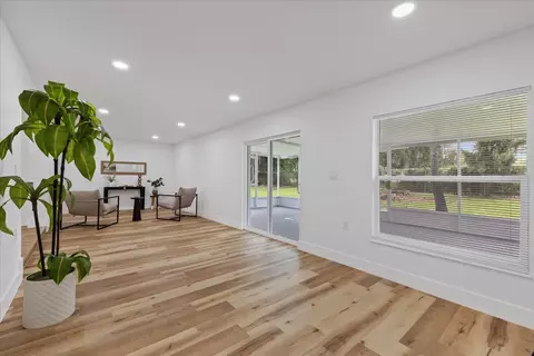 Living - 2928 Forest Cir, Seffner, FL 33584 photo 4 of 5