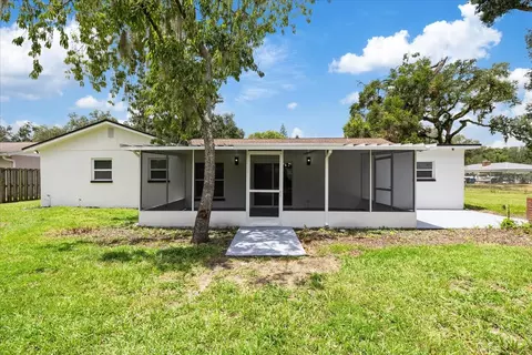 Exterior - 2928 Forest Cir, Seffner, FL 33584 photo 8 of 11