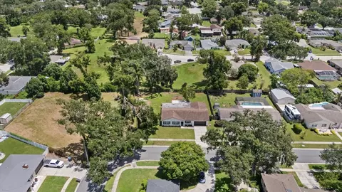 View/Area - 2928 Forest Cir, Seffner, FL 33584 photo 5 of 5