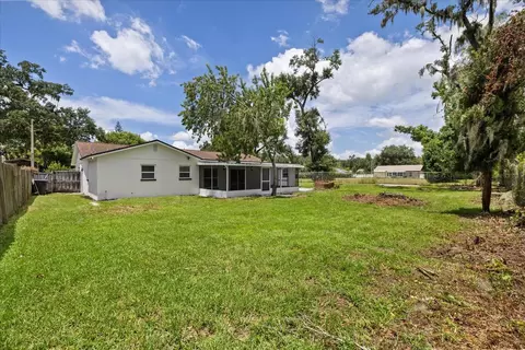 Exterior - 2928 Forest Cir, Seffner, FL 33584 photo 9 of 11