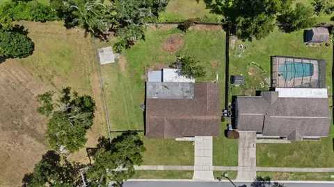 View/Area - 2928 Forest Cir, Seffner, FL 33584 photo 4 of 5