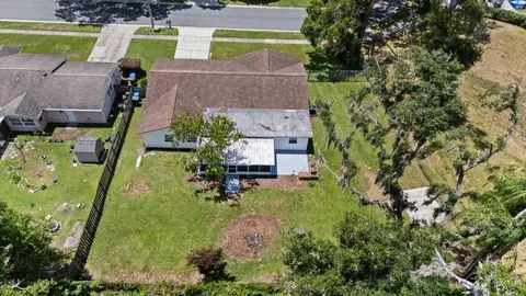 View/Area - 2928 Forest Cir, Seffner, FL 33584 photo 3 of 5
