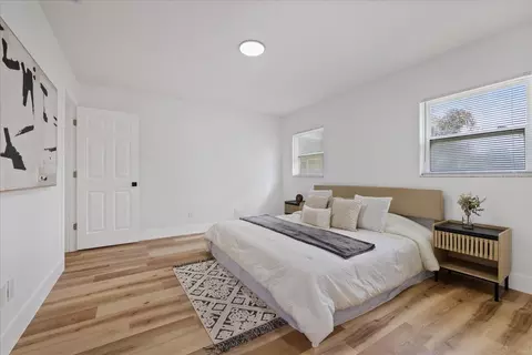 Bedroom - 2928 Forest Cir, Seffner, FL 33584 photo 3 of 7