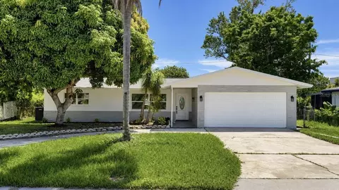 1421 Heather Dr, Dunedin, FL 34698