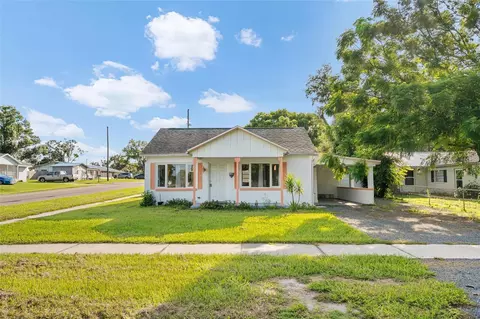 5829 12th St, Zephyrhills, FL 33542