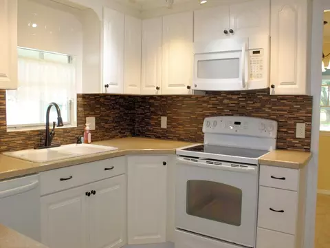 Kitchen - 92 Thatch Palm St E, Largo, FL 33770 photo 1 of 2