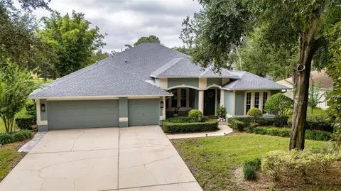 28 Camelot Ridge Dr, Brandon, FL 33511