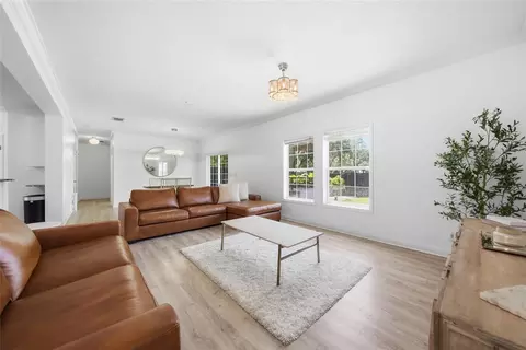 Living - 5335 Shakespeare Dr, Dover, FL 33527 photo 1 of 2