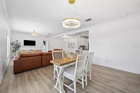Dining - 5335 Shakespeare Dr, Dover, FL 33527 photo 1 of 1
