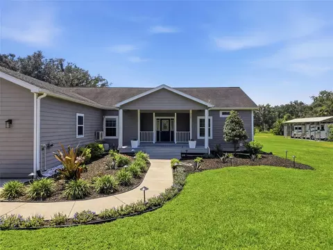 Exterior - 5335 Shakespeare Dr, Dover, FL 33527 photo 3 of 11