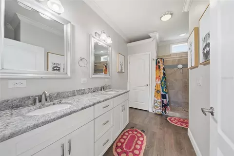 Bath - 5335 Shakespeare Dr, Dover, FL 33527 photo 3 of 3