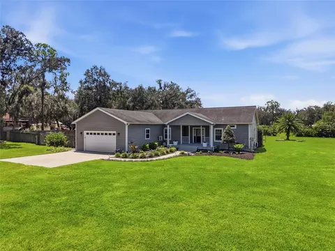 Exterior - 5335 Shakespeare Dr, Dover, FL 33527 photo 4 of 11