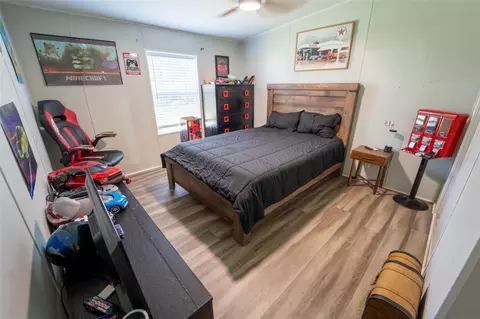Bedroom - 11516 Tuten Loop, Lithia, FL 33547 photo 4 of 5