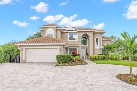930 Southern Pine Ct NE, Saint Petersburg, FL 33703
