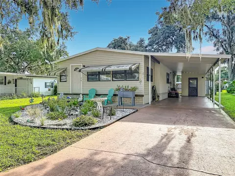 4616 Olive Dr, Zephyrhills, FL 33542