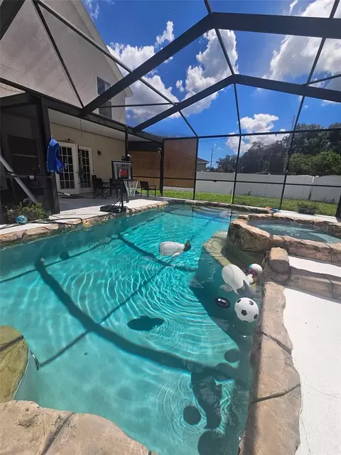 Exterior - 11731 Mango Cross Ct, Seffner, FL 33584 photo 5 of 5