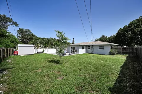 Exterior - 2003 6th Ave SW, Largo, FL 33770 photo 9 of 12