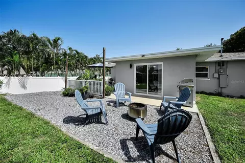 Exterior - 2003 6th Ave SW, Largo, FL 33770 photo 7 of 12