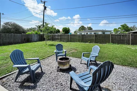 Exterior - 2003 6th Ave SW, Largo, FL 33770 photo 6 of 12