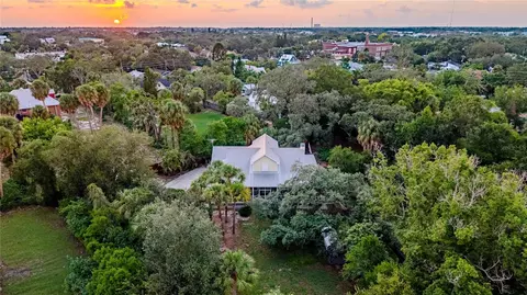 207 N Levis Ave, Tarpon Springs, FL 34689