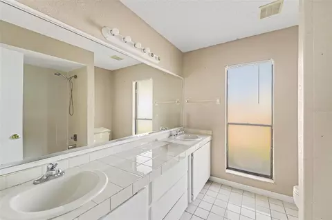 Bath - 8422 Spring Hill Dr, Spring Hill, FL 34608 photo 2 of 2
