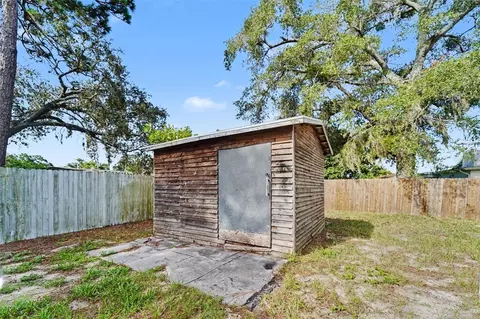 Exterior - 8422 Spring Hill Dr, Spring Hill, FL 34608 photo 4 of 8