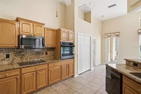 Kitchen - 926 E Triple Crown Loop, Hernando, FL 34442 photo 5 of 5