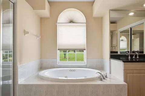 Bath - 926 E Triple Crown Loop, Hernando, FL 34442 photo 5 of 7