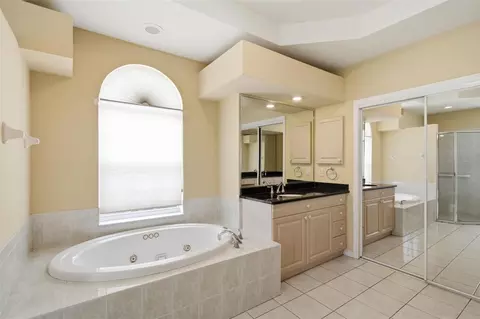Bath - 926 E Triple Crown Loop, Hernando, FL 34442 photo 1 of 7